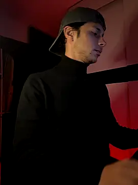 Snapshot of ErosDominant chatting on 11.16.25 ErosDominant online show from 11.16.25