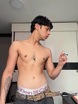 Snapshot of ErosDominant chatting on 11.21.25 ErosDominant online show from 11.21.25