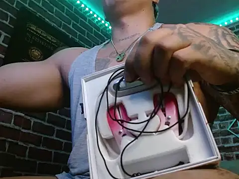 jordan bigcock  online show from 10.10.25