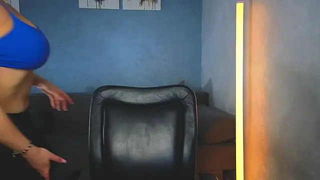 RebeccaEglitis online show from 04.13.26