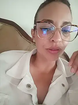 Snapshot of cerecita_anna chatting on 06.12.26 cerecita anna online show from 06.12.26