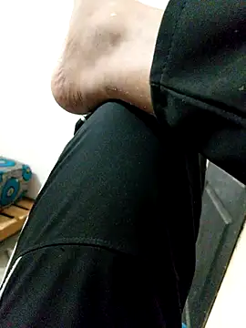 Snapshot of latarak321 chatting on 10.29.25 latarak321 online show from 10.29.25