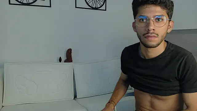 ALANVILLA LOBO online show from 10.17.25