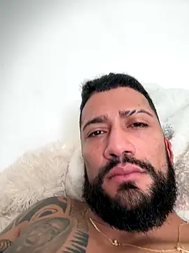 Santiago hot19 online show from 10.17.25