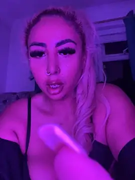 zara bellexx online show from 11.21.25