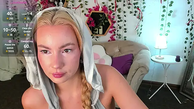  BellaClark online show from 04.10.26