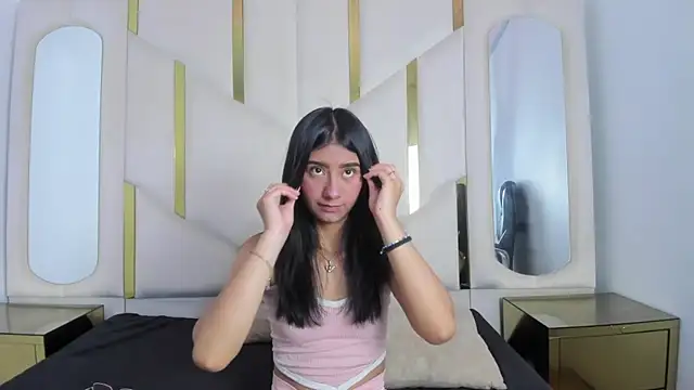 Mia clark18 online show from 10.25.25