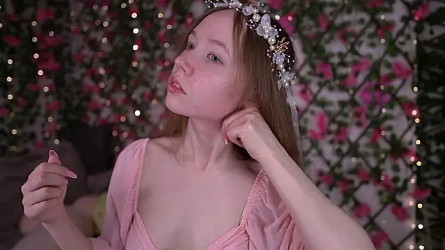 Petite Polly online show from 02.22.26