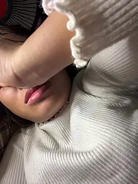 hello-cute online show from 12.14.25