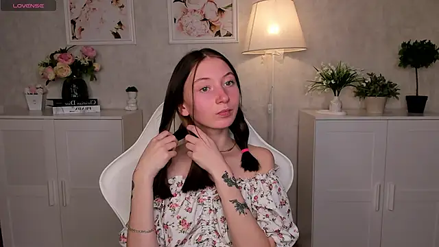 try love  online show from 10.10.25