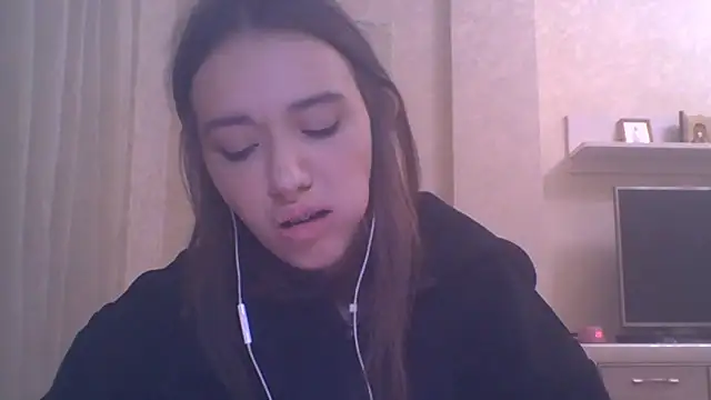 CeyaLier online show from 10.27.25