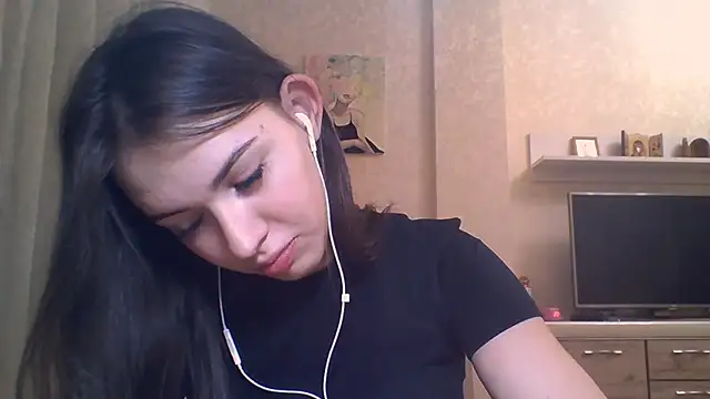 CeyaLier online show from 11.06.25