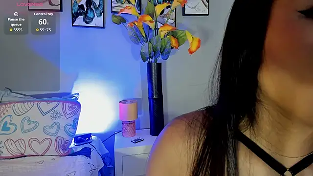 Jenn W online show from 10.18.25