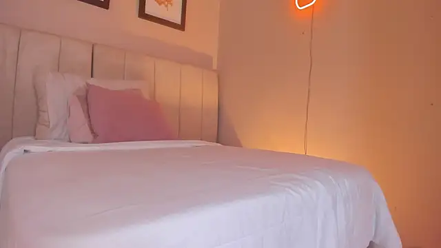  alison c online show from 10.14.25