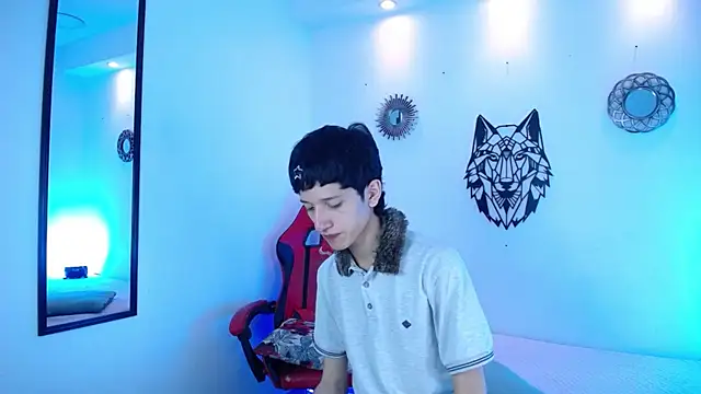 Emo Boy  online show from 01.08.26