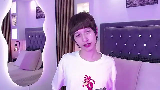 Emo Boy  online show from 05.07.26