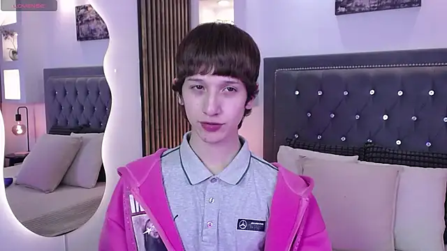 Emo Boy  online show from 05.08.26