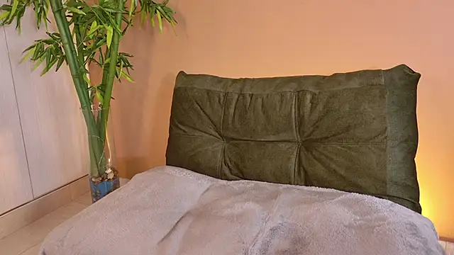 CherryCurl  online show from 11.25.25