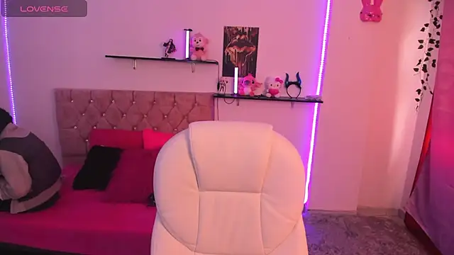 thianahorny online show from 10.25.25