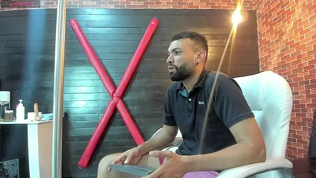 Snapshot of onlymen2025 chatting on 11.10.25 onlymen2025 online show from 11.10.25