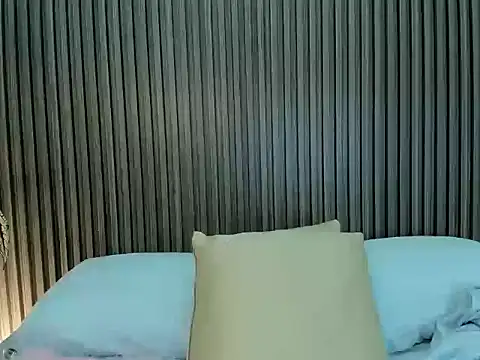 laura maite  online show from 10.23.25