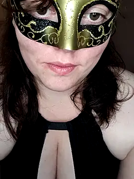 Snapshot of Larosee33 chatting on 10.27.25 Larosee33 online show from 10.27.25