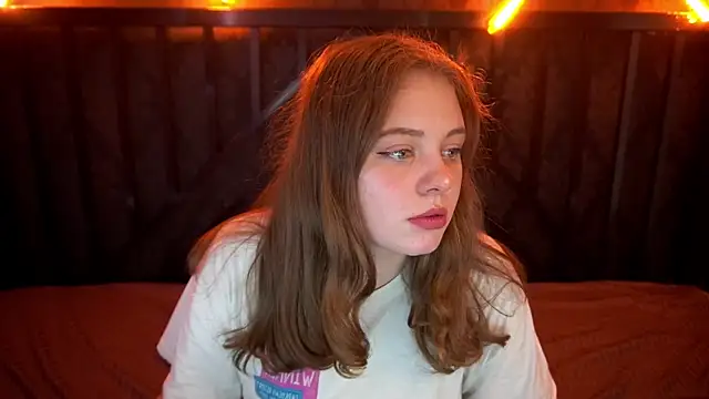 SnowWhiti online show from 10.23.25