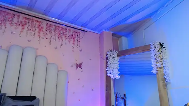 SweetRenata  online show from 10.27.25