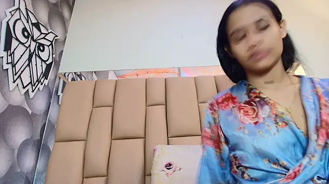 hannah teehn online show from 11.11.25