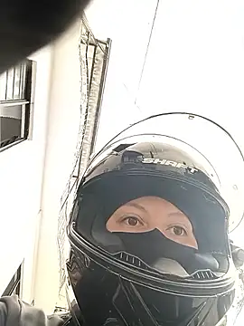 Scarlet Aura online show from 10.24.25