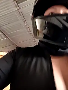 Scarlet Aura online show from 11.19.25