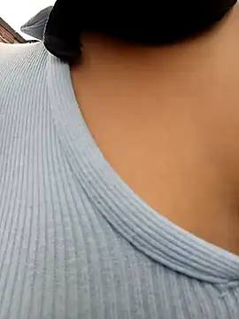 Scarlet Aura online show from 11.21.25