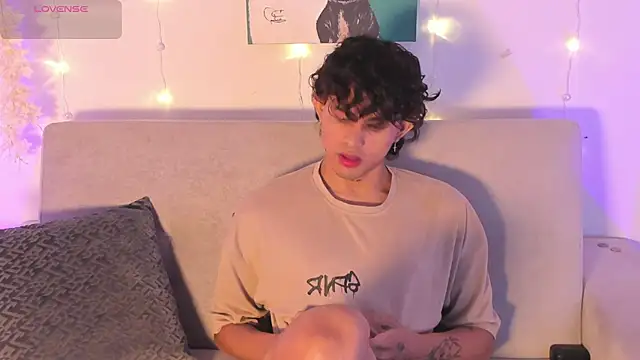 Snapshot of lua_boy chatting on 03.31.26 lua boy online show from 03.31.26