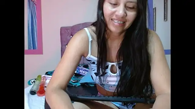 Snapshot of naya_10 chatting on 06.21.26 naya 10 online show from 06.21.26