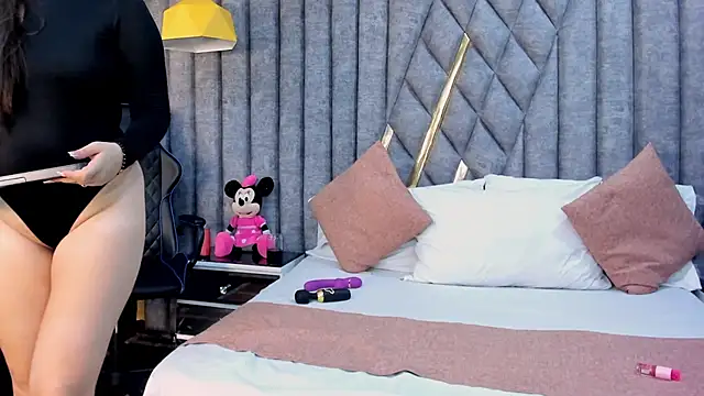 RousseWalker online show from 10.14.25