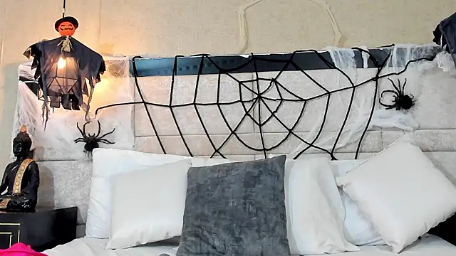 RousseWalker online show from 10.25.25