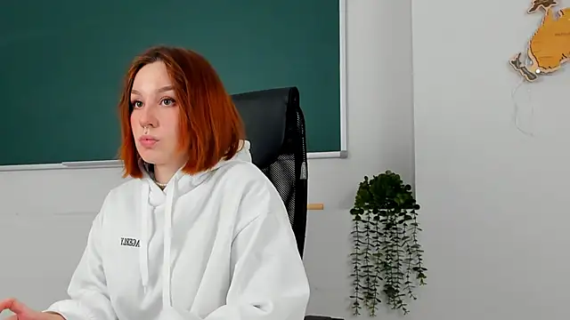 ClaireMathis online show from 04.11.26