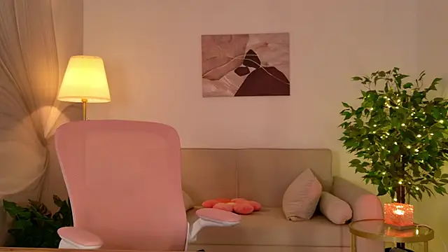 Snapshot of ClaireMathis chatting on 07.17.26 ClaireMathis online show from 07.17.26
