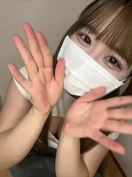Snapshot of _Minami_x chatting on 10.10.25  Minami x online show from 10.10.25
