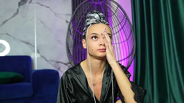 RachelRavee online show from 11.01.25