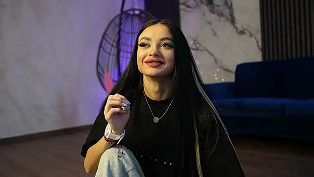 RachelRavee online show from 04.10.26