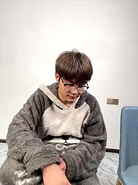 KK-cuteboy online show from 11.09.25