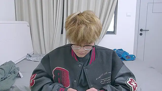 Snapshot of KK-cuteboy chatting on 04.05.26 KK-cuteboy online show from 04.05.26