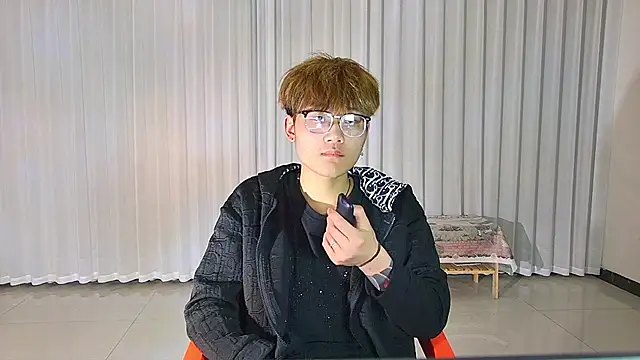 Snapshot of KK-cuteboy chatting on 04.07.26 KK-cuteboy online show from 04.07.26