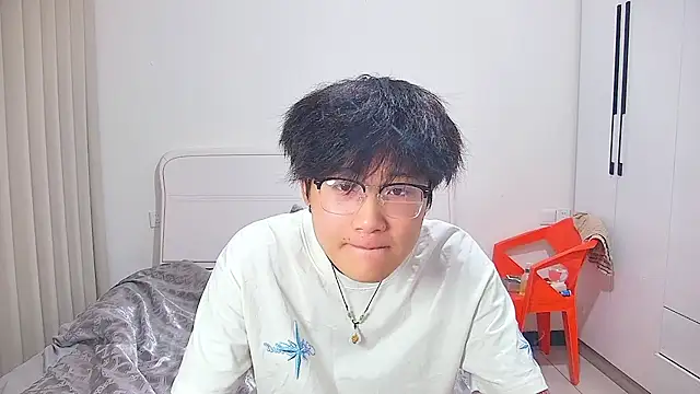 Snapshot of KK-cuteboy chatting on 06.01.26 KK-cuteboy online show from 06.01.26