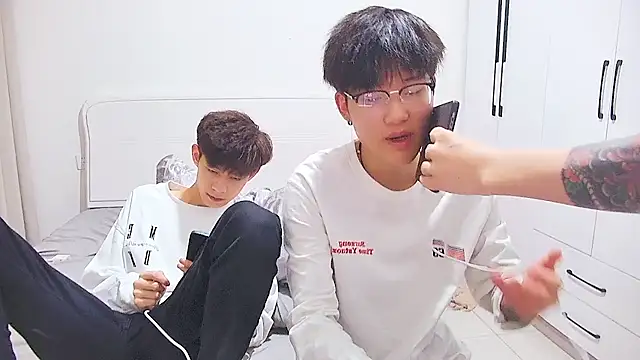 Snapshot of KK-cuteboy chatting on 06.10.26 KK-cuteboy online show from 06.10.26