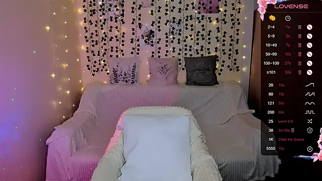 Evaa Braunn online show from 11.24.25