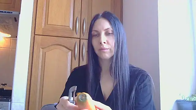 Snapshot of Olivarra chatting on 03.04.26 Olivarra online show from 03.04.26