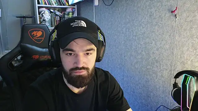 Nik Namee online show from 11.28.25