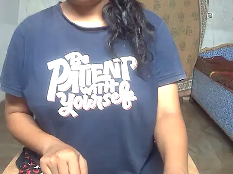 Snapshot of manju_02 chatting on 10.10.25 manju 02 online show from 10.10.25